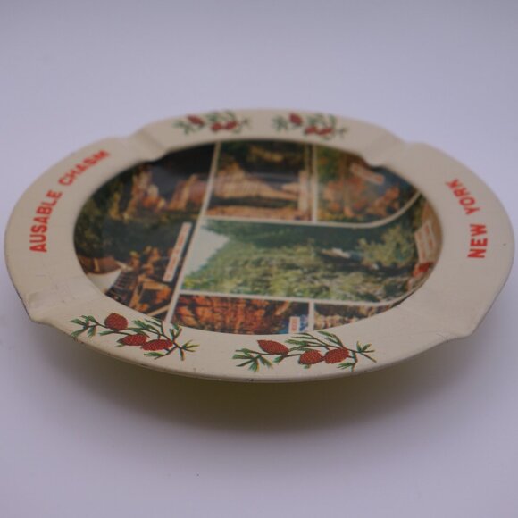 Ausable Chasm New York Made in Hong Kong Metal Ash Tray - Picture 6 of 11